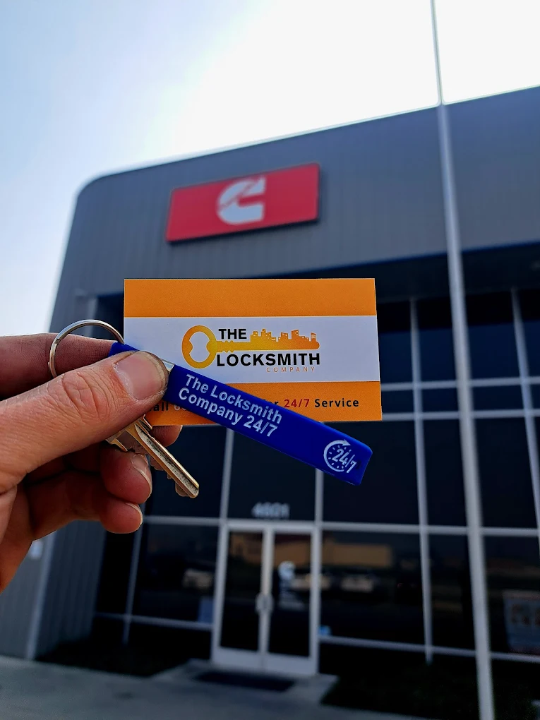 Commercial locksmith service Bakersfield - Cummins building